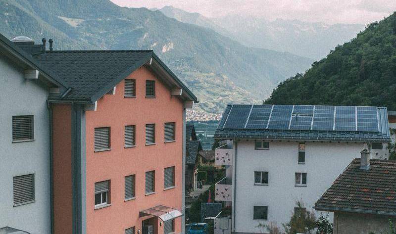 comunità-energetica-autoconsumo-collettivo-como-EQUA-solare-fotovoltaico-condominio-batterie-incentivi