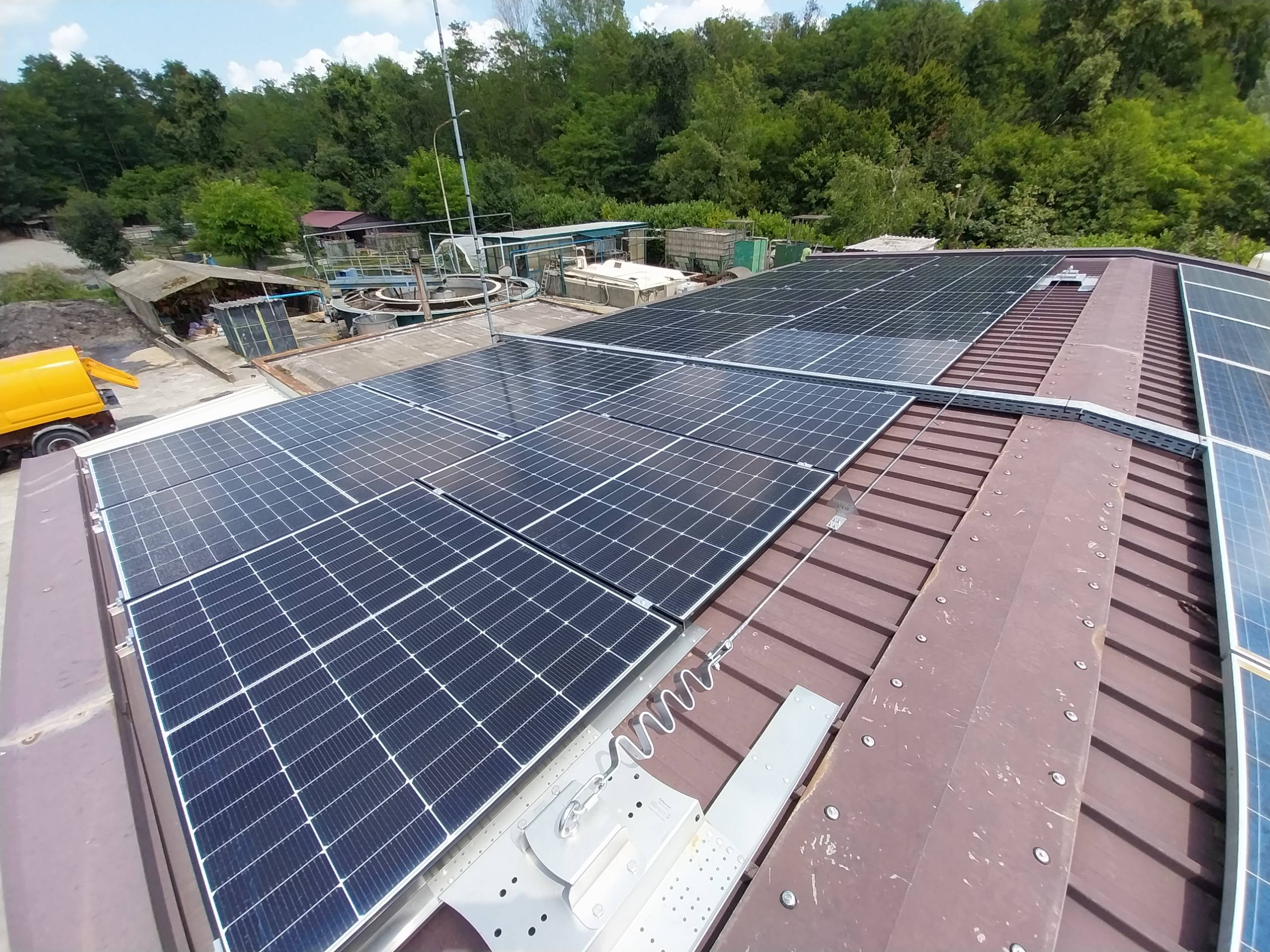 Impianto fotovoltaico su copertura da 30,5 kWp – Villa Guardia