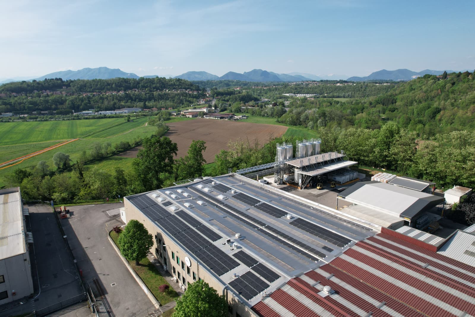 Impianto fotovoltaico su copertura da 112 kWp – Vedano Olona